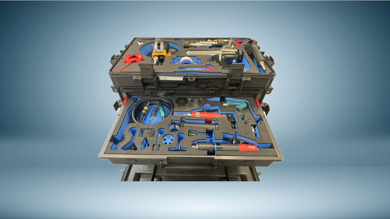 Caisse à outils FOD sur mesure conçue par Miodex avec mousse bicolore pour prévention des risques industriels
