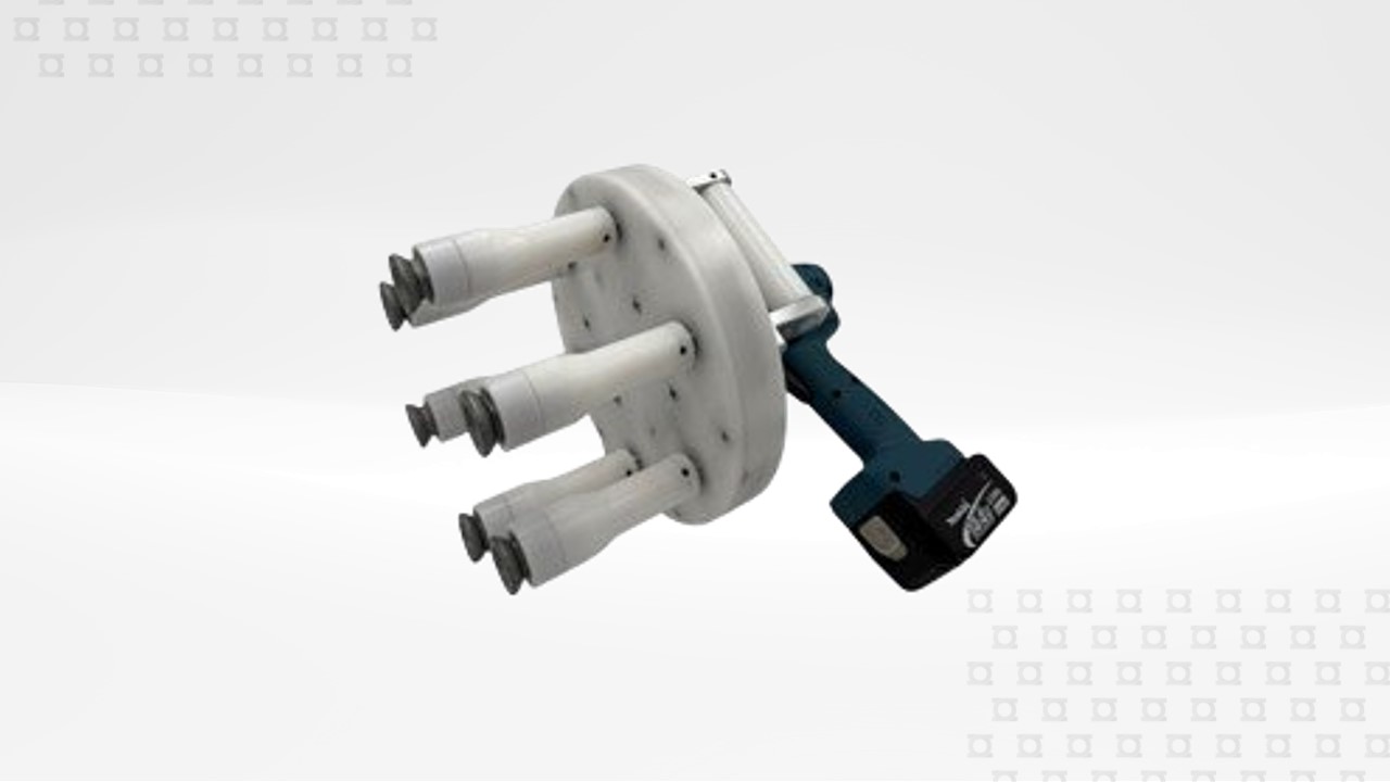 Opérateur d'un centre d'usinage pour le bridage de pièce